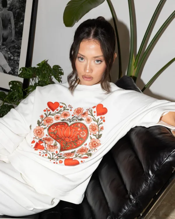 HEARTBLOOM SWEATSHIRT WHITE– Λευκή φούτερ μπλούζα με καρδιά print