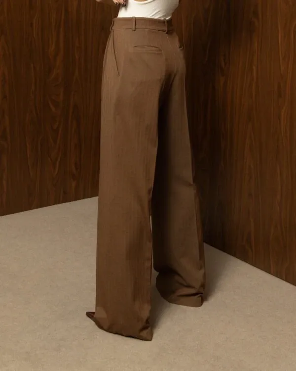 MOCHA FRAME PANTS – Ψηλόμεσο καφέ παντελόνι σε ίσια γραμμή