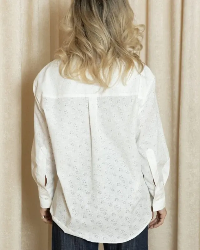 WHITE LIGHT SHIRT