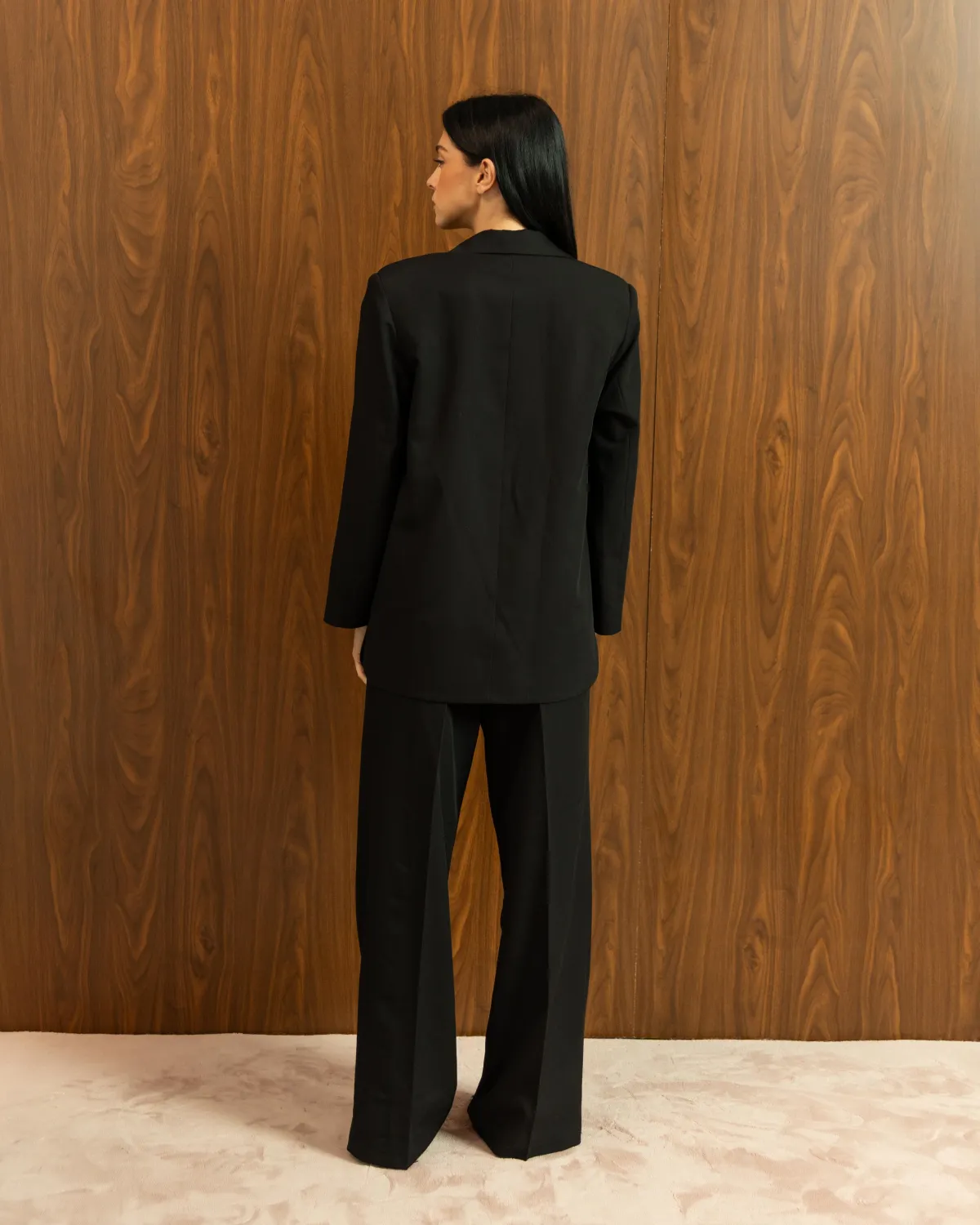 BLACK SINGLE-BREASTED BLAZER