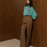 MOCHA FRAME PANTS – Ψηλόμεσο καφέ παντελόνι σε ίσια γραμμή